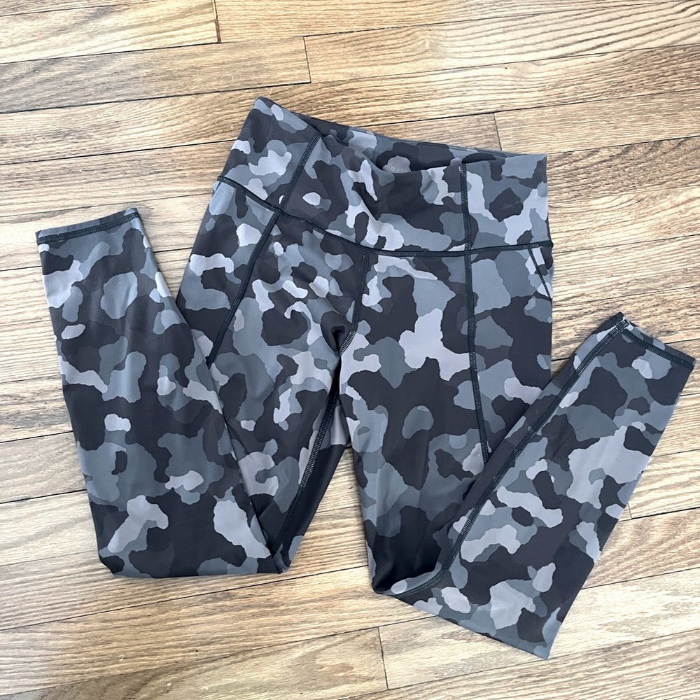 Athleta 7/8 Camo Leggings | Size S